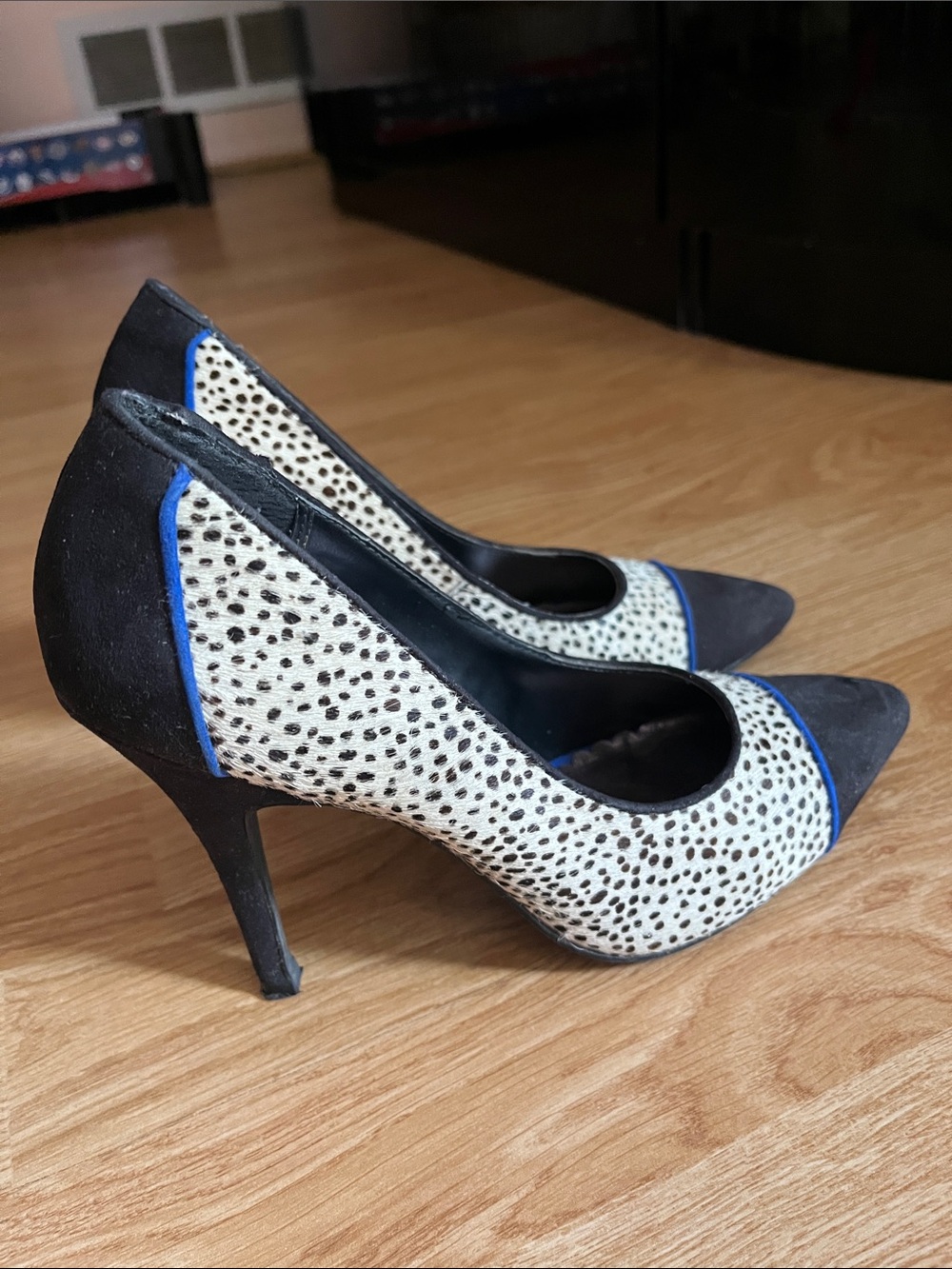 Lulu Townsend Black and Off White Spotted High Heel Pumps with Blue Accents